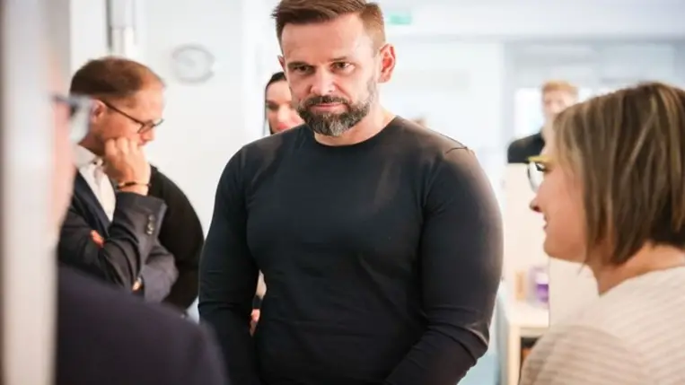 Budapestre, az Ökumenikus Segélyszervezet Ukrajnai Menekülteket Támogató Központjába látogatott Kárpátalja kormányzója