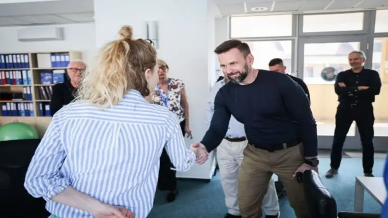 Budapestre, az Ökumenikus Segélyszervezet Ukrajnai Menekülteket Támogató Központjába látogatott Kárpátalja kormányzója