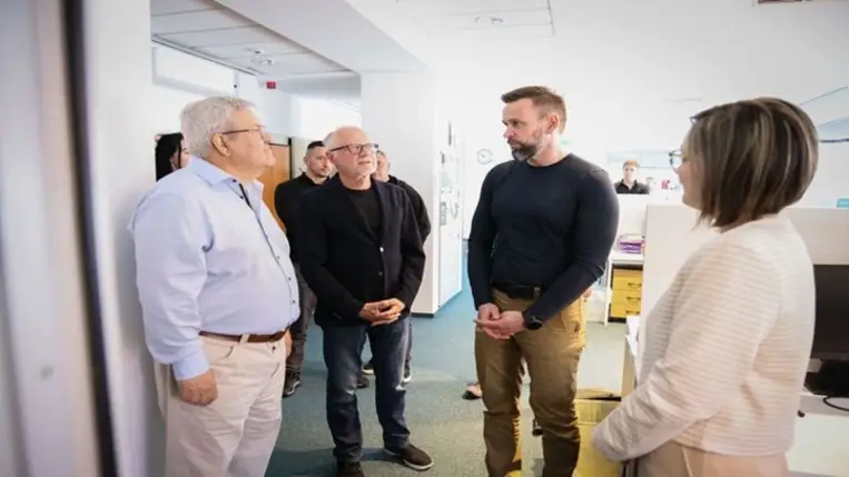 Budapestre, az Ökumenikus Segélyszervezet Ukrajnai Menekülteket Támogató Központjába látogatott Kárpátalja kormányzója