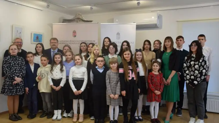 Rajz- és esszépályázat eredményhirdetése Beregszászon. Fotó: Kárpátinfo/Kovács Erzsébet