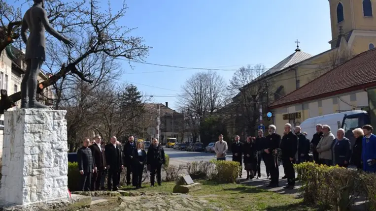 Ünnepi istentisztelet és koszorúzás Beregszászon - Minden magyarnak küldetése van. Fotó: Kárpátinfo/Kovács Elemér