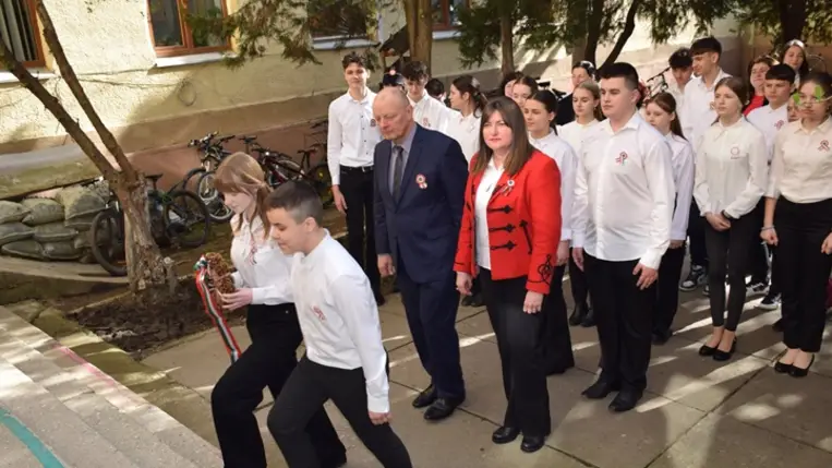 Ünnepi megemlékezés a Beregszászi Kossuth Lajos Líceumban - Ifjúság és szabadságvágy