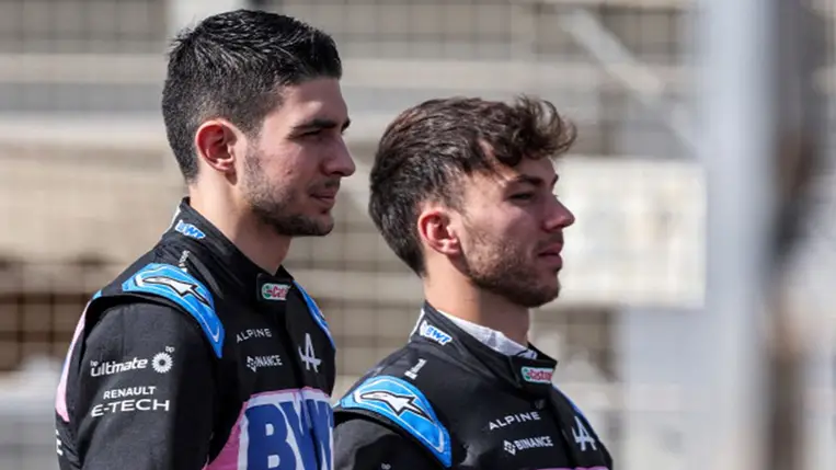 Óriási káosz az F1-es csapatnál, mindkét pilóta menekülni akar