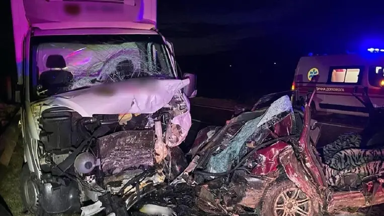 A fronton elesett katonák holttesteit szállító autó szenvedett balesetet. Fotó: Nemzeti Rendőrség