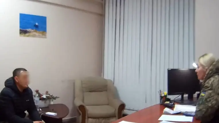 Egy 30 éves kárpátaljai férfi a Tisza határátkelőn próbált meg Ukrajnából Magyarországra utazni a felesége hamisított halotti bizonyítványával. Fotó: Ukrán Állami Határőrszolgálat 