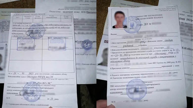 5000 dollárt fizetett a hamisított okmányokért egy 32 éves Donecki területi férfi,  lebukott Kárpátalján. Fotó: Ukrajna Állami Határőrszolgálata