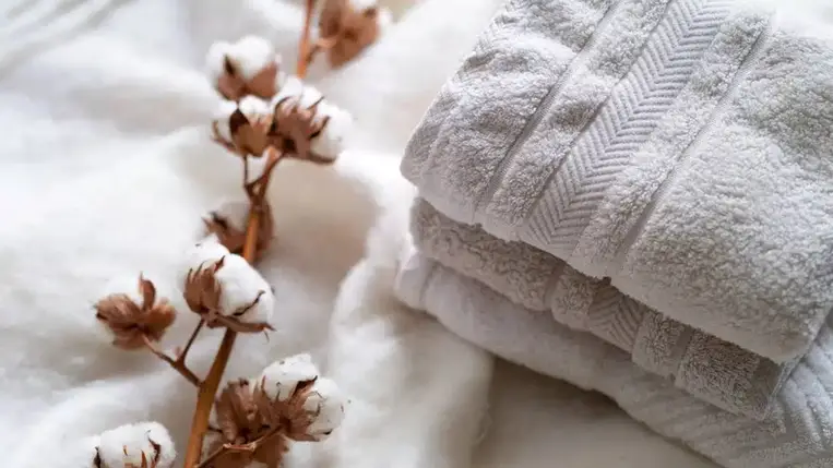 Ezekkel a trükkökkel újra puhák lehetnek a törülközőid 