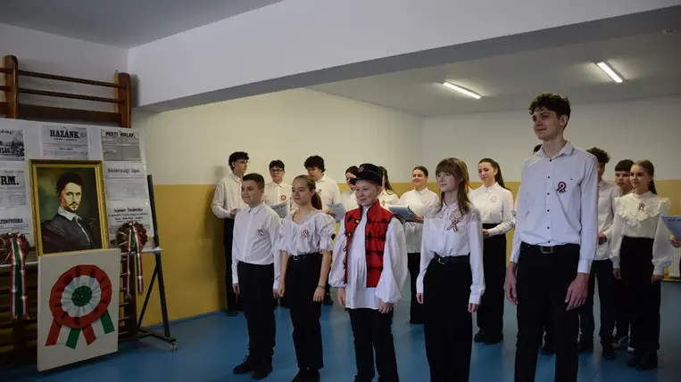 Ünnepi megemlékezés a Beregszászi Kossuth Lajos Líceumban - Ifjúság és szabadságvágy