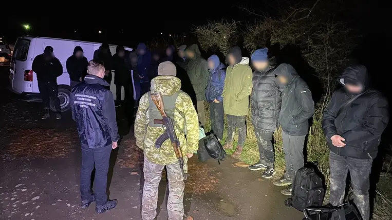 Nagybégány határában 12 hadköteles bukott le, 5 férfit később kaptak el. Fotó: Ukrán Állami Határőrszolgálat