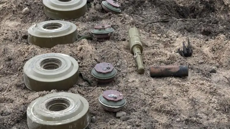 Csaknem háromszáz embert öltek meg aknák az orosz invázió kezdete óta