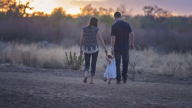 MCC: elvárható a szülőktől, hogy gyermekeiket 24 éves korukig anyagilag támogassák