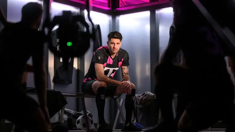 Elképesztő bejelentés: ilyen mezben sem látta még soha Szoboszlai Dominikot