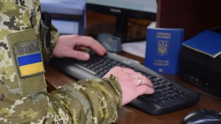 Az ukrán-magyar határszakaszon 5425-en léptek be Magyarországra csütörtökön, a román-magyar határszakaszon belépők közül pedig 4685-en nyilatkoztak úgy, hogy Ukrajnából érkeztek. Fotó: DPSZU