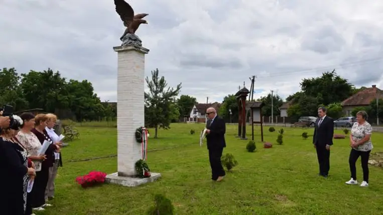 Trianon emlékezete Kárpátalján - Koszorúzás Mezőgecsében és Nagybégányban. Fotó: Kárpátinfo/Kovács Elemér