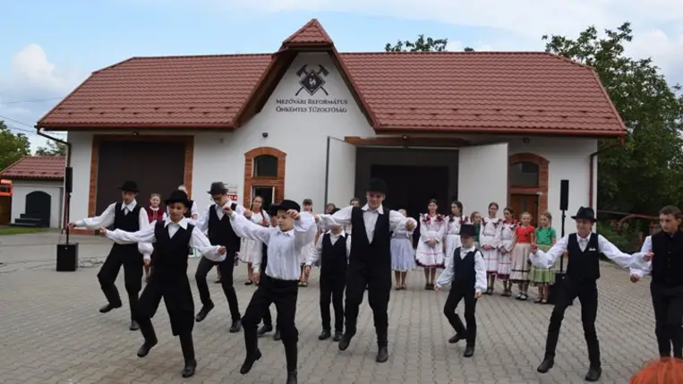 IV. Népi és Hagyományőrző Napok Mezőváriban - Perdült a szoknya, zengett az ének. Fotó: Kárpátinfo/Kovács Erzsébet