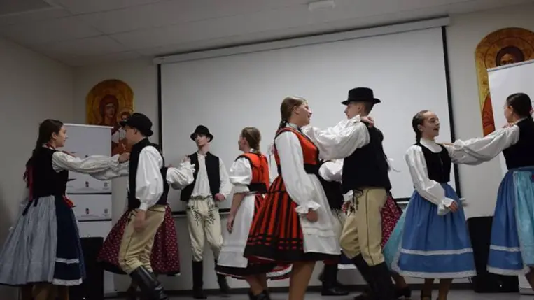 A Rezeda Folkműhely karácsonyi gálakoncertjén - Értékőrzők ünnepi műsora. Fotó: Kárpátinfó/ Kovács Erzsébet