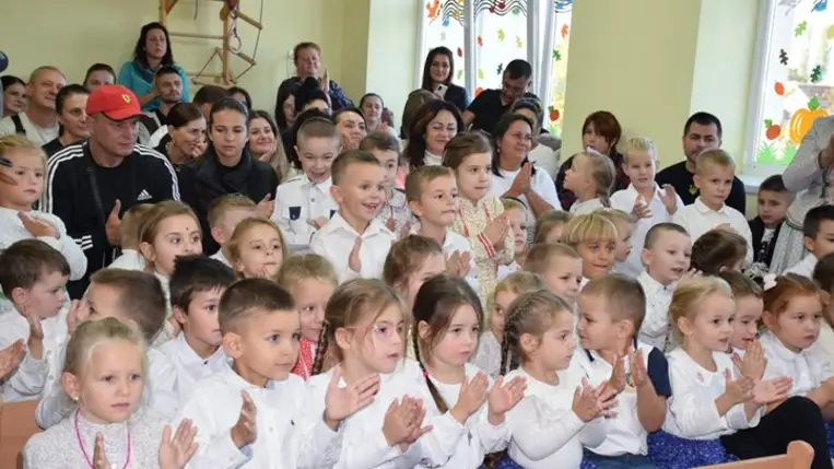 Zeneünnep a P. Frangepán Katalin Gimnázium beregszászi bázisóvodájában -Hangszersimogató és koncert, népi játékok és táncház. Fotó: Kárpátinfó/ Kovács Erzsébet