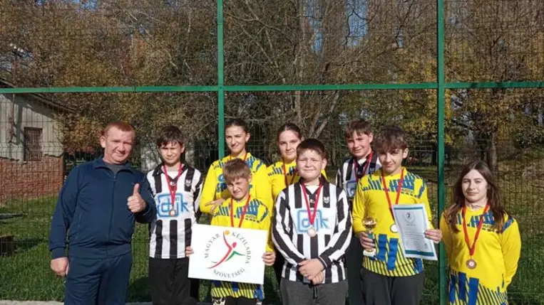 Lezajlott az Ung-vidéki kézilabda regionális bajnokság a „GENIUS” Alapítvány szerevezésében