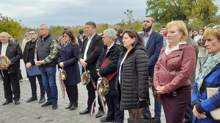 Beregszász 1944-es bombázására emlékeztek - A múlt figyelmeztet