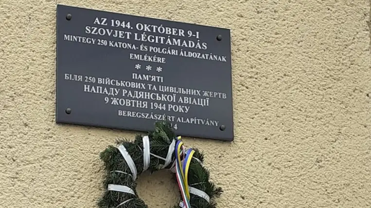 Beregszász 1944-es bombázására emlékeztek - A múlt figyelmeztet