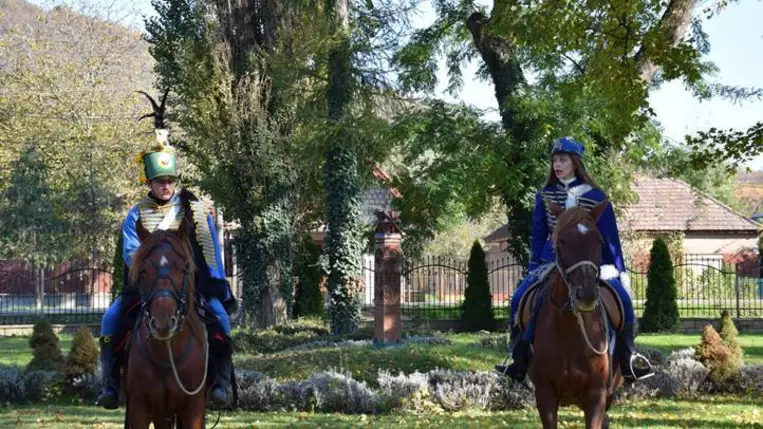 Interaktív huszár lovasbemutató a Perényi Kultúrkúriában - Lóra, ifjú magyar! Fotó: Kárpátinfó/ Kovács Elemér