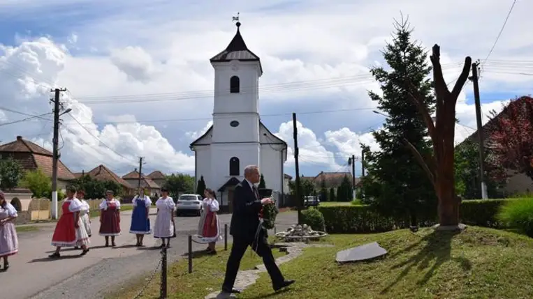 Trianon emlékezete Kárpátalján - Koszorúzás Mezőgecsében és Nagybégányban. Fotó: Kárpátinfo/Kovács Elemér