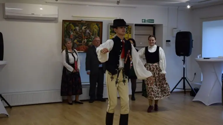 Képzőművészeti kiállítás Magyarország Beregszászi Konzulátusán - Bemutatja gyűjteményét a Péterfalvi Képtár. Fotó: Kárpátinfó/ Kovács Elemér