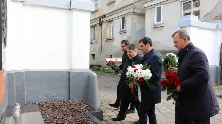 Csöndes megemlékezés Ungváron - Hősök, hazafiak, példaképek