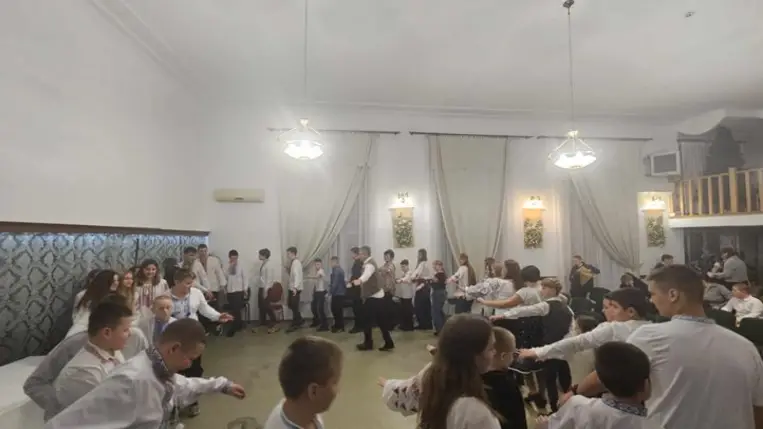 Harkovi gyermekeknek adtak koncertet a Tulipán Tanoda oktatói és növendékei