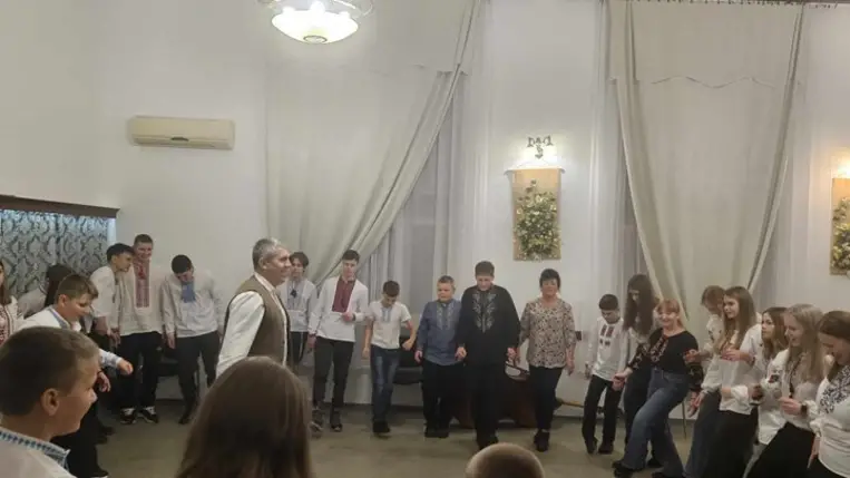 Harkovi gyermekeknek adtak koncertet a Tulipán Tanoda oktatói és növendékei