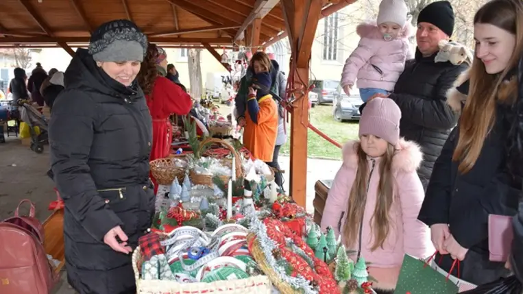 Adventi vásár Beregszászban a jótékonyság jegyében - Minden, ami kézműves termék