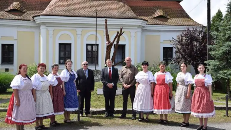 Trianon emlékezete Kárpátalján - Koszorúzás Mezőgecsében és Nagybégányban. Fotó: Kárpátinfo/Kovács Elemér