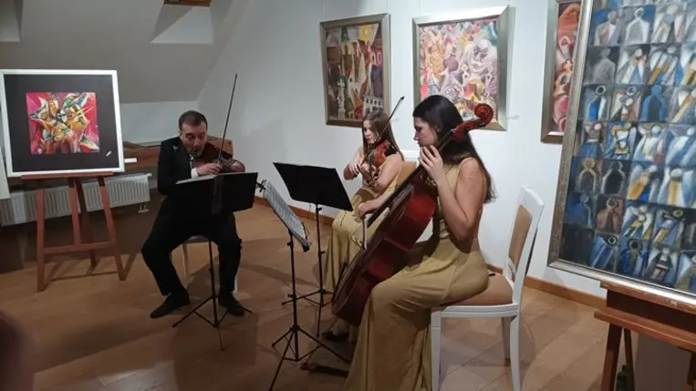 Földessy Péter és unokája jubileumi kiállítása Munkácson - „És lőn este, és lőn reggel” Fotó: Kárpátinfó/ Kovács Erzsébet