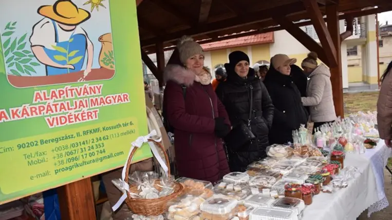 Adventi vásár Beregszászban a jótékonyság jegyében - Minden, ami kézműves termék