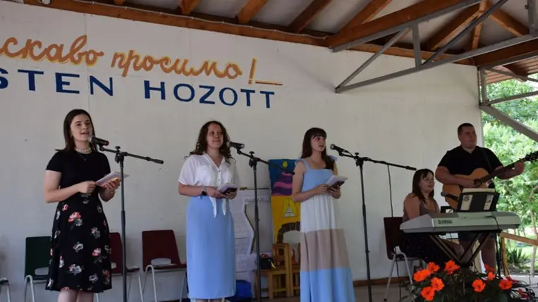 Családi nap és Pintér Béla-koncert Tiszapéterfalván - Hit és bizalom.   Fotó: Kárpátinfo/Kovács Erzsébet