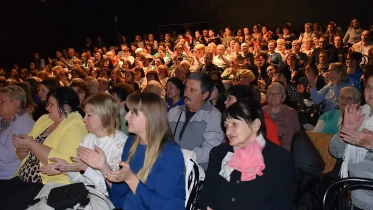 Teltház pluszos színházi előadás Beregszászban - Karády: Csak egy nap a világ? Fotó: Kárpátinfó/ Kovács Elemér