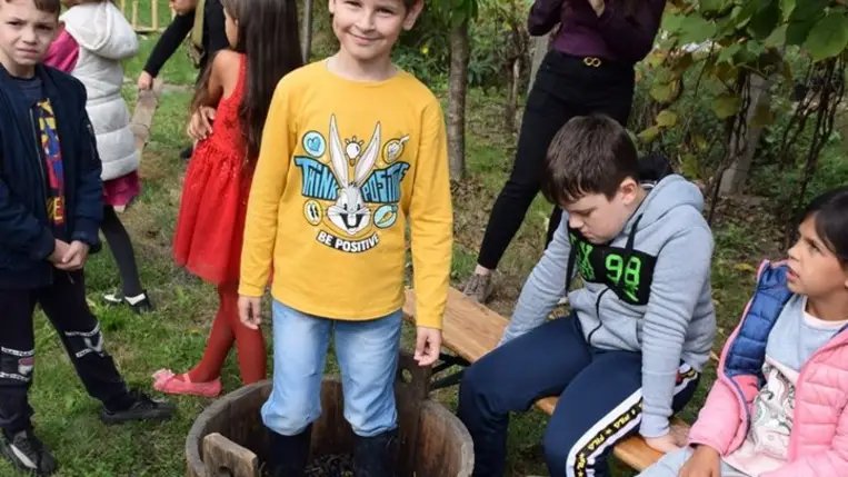 Szüreti évadnyitó a Nagyberegi Tájházban - Táncház, kézműveskedés, viseletkiállítás. Fotó: Kárpátinfo/Kovács Elemér