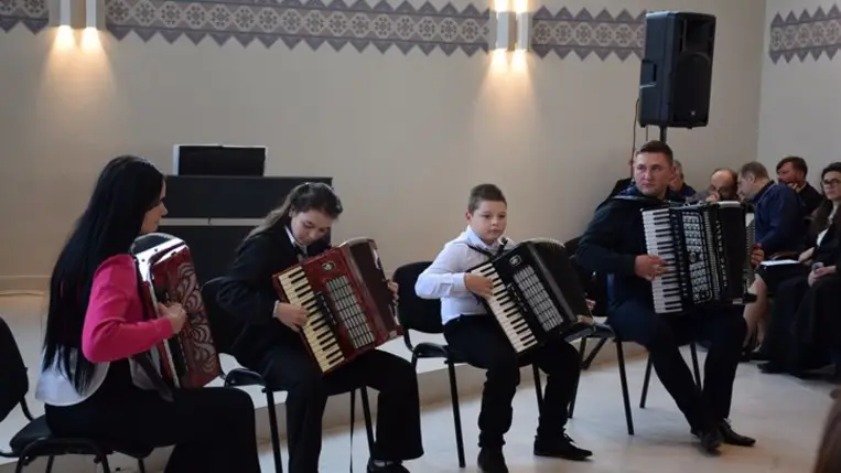 Az Egán Ede Szakképzési Centrum tanévnyitó ünnepségén Beregszászban - Piacképes szakmával a szülőföldön boldogulni. Fotó: Kárpátinfó/Kovács Erzsébet