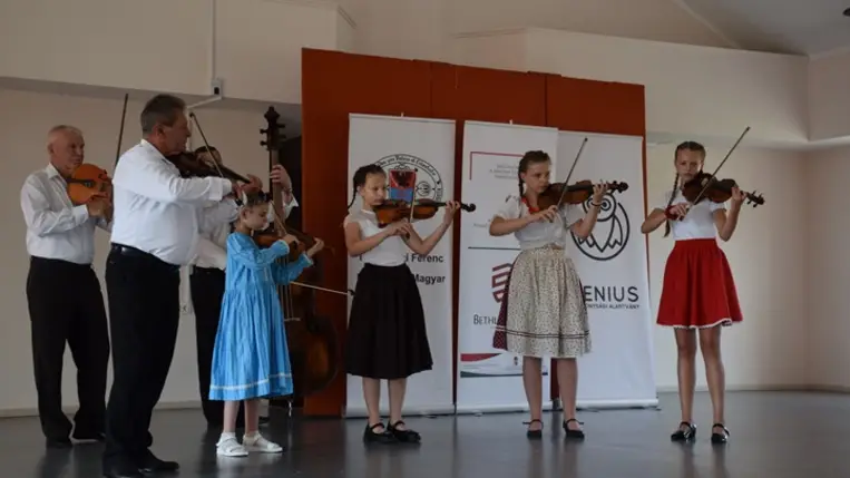 A XIV. Beregvidéki Népzenei és Néptánctábor gálaműsorán - Hagyományápolásból, közösségépítésből jeles.  Fotó: Kárpátinfo/Kovács Elemér