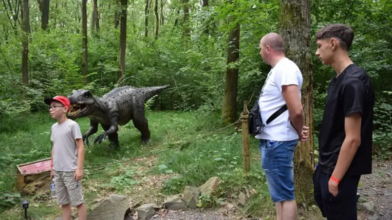 Apa-fia nap a nagycsaládosoknál - Ismerkedés az ősállatokkal. A nagy csobbanás. Fotó: Kárpátinfo/Kovács Elemér