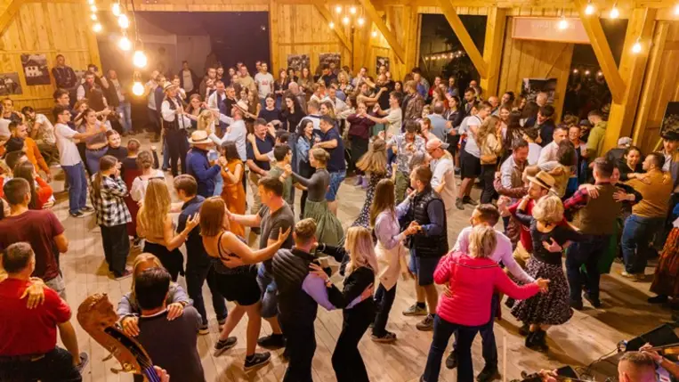 A Kalotaszeg népművészeti kincsei is megcsillantak az idei Tusványoson. Fotó: Kinda Botond