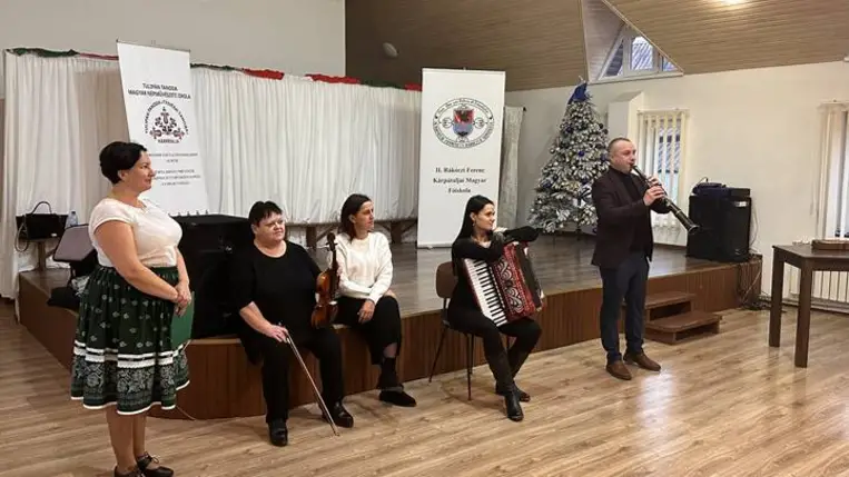 Több mint 10 szórványtelepülésen adott adventi koncertet a Tulipán Tanoda – Magyar Népművészeti Iskola