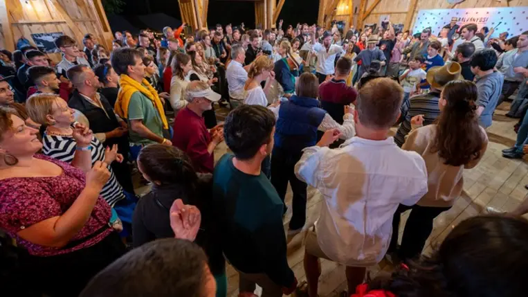 A Kalotaszeg népművészeti kincsei is megcsillantak az idei Tusványoson. Fotó: Kinda Botond