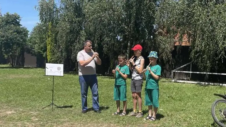 Táborozás a csepei Tulipán Tanodában - Zene, tánc, kézműveskedés