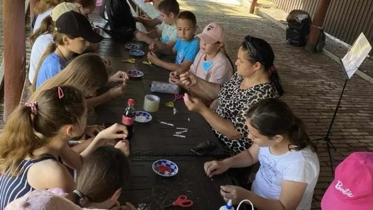Táborozás a csepei Tulipán Tanodában - Zene, tánc, kézműveskedés