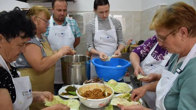 Kárpátaljai gasztroműhely a Pro Agricultura Carpatika szervezésében - Mi lehet finomabb a töltöttkáposztánál? Fotó: Kárpátinfó/ Kovács Elemér