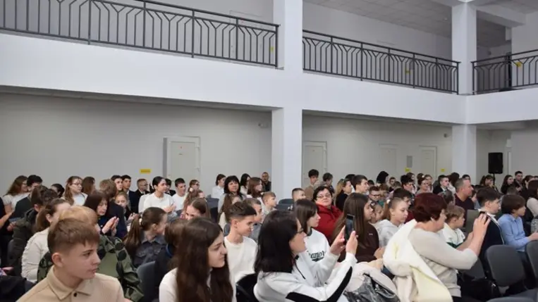 Elismerés az idei Zrínyi Ilona Matematikaverseny résztvevőinek - Díjkiosztó ünnepség a Beregszászi Bethlen Gábor Líceumban. Fotó: Kárpátinfó/ Kovács Elemér