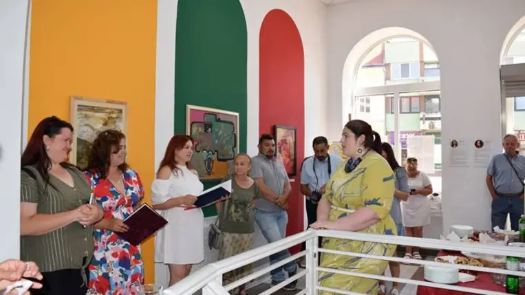 Irodalmi tárlatvezetés a Na’Conxypan Galériában - Ihlet és múzsa – a közös kútfő. Fotó: Kárpátinfó/ Kovács Elemér