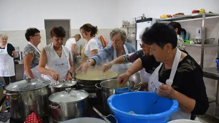 Kárpátaljai gasztroműhely a Pro Agricultura Carpatika szervezésében - Mi lehet finomabb a töltöttkáposztánál? Fotó: Kárpátinfó/ Kovács Elemér