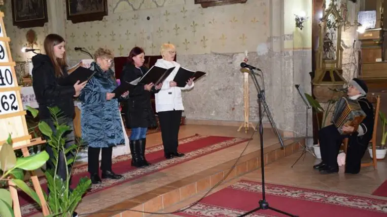 Adventi vásár Beregszászon - A Krisztus-várás mához szóló üzenete. Fotó: Kárpátinfó/ Eszenyi Gábor